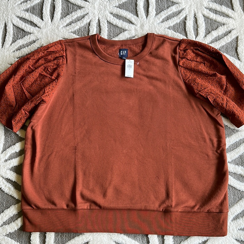 Copper brown sweatshirt with short eyelet sleeves